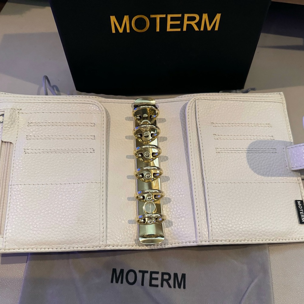 BRAND NEW! Moterm Pocket Luxe Rings Planner - Genuine Leather